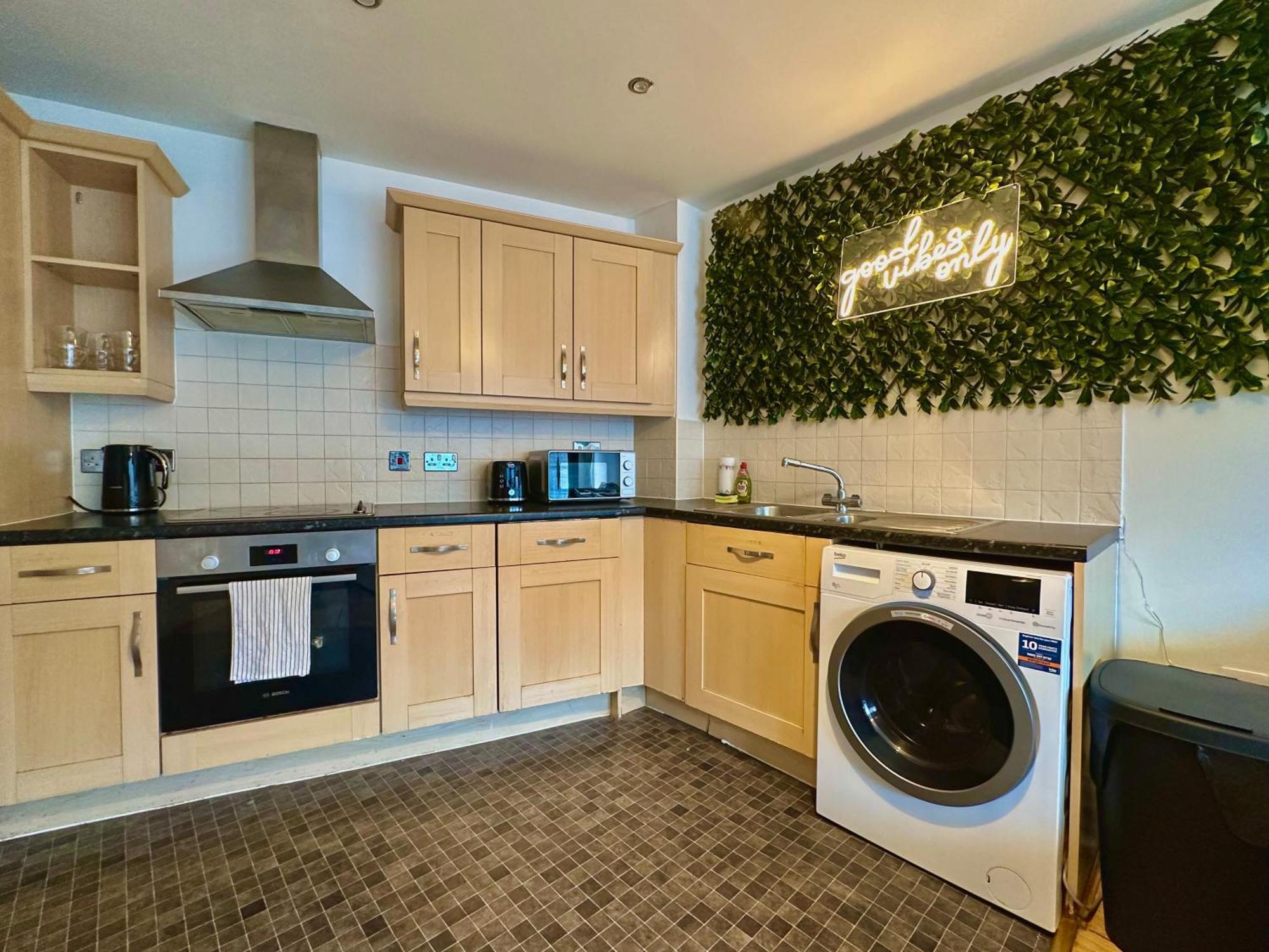 Watford Serviced Apartment, Free Parking, City Centre Exterior foto
